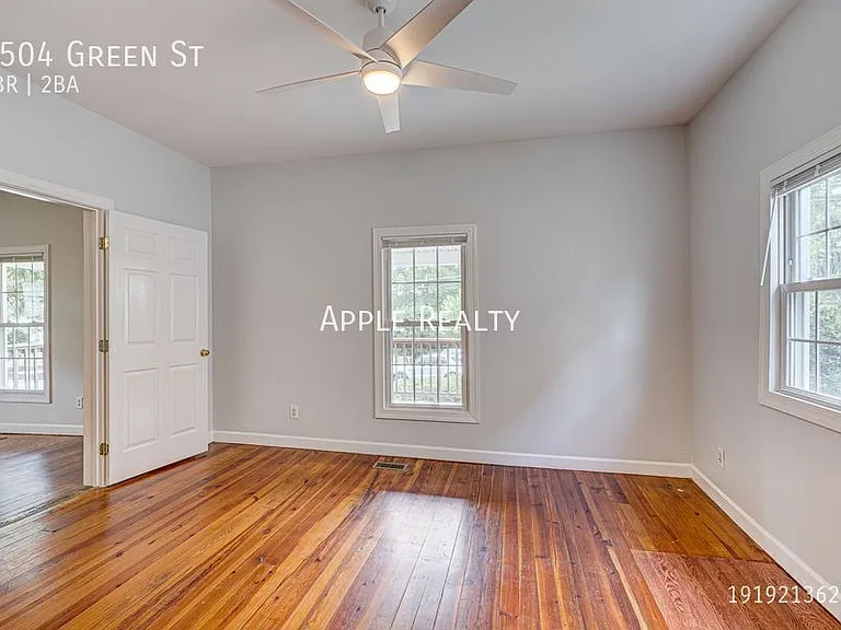 2504 Green St — Photo 4