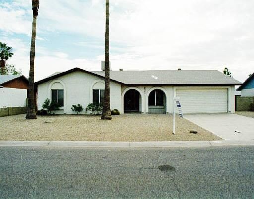 1st image of 621 E VIA VILLA Drive