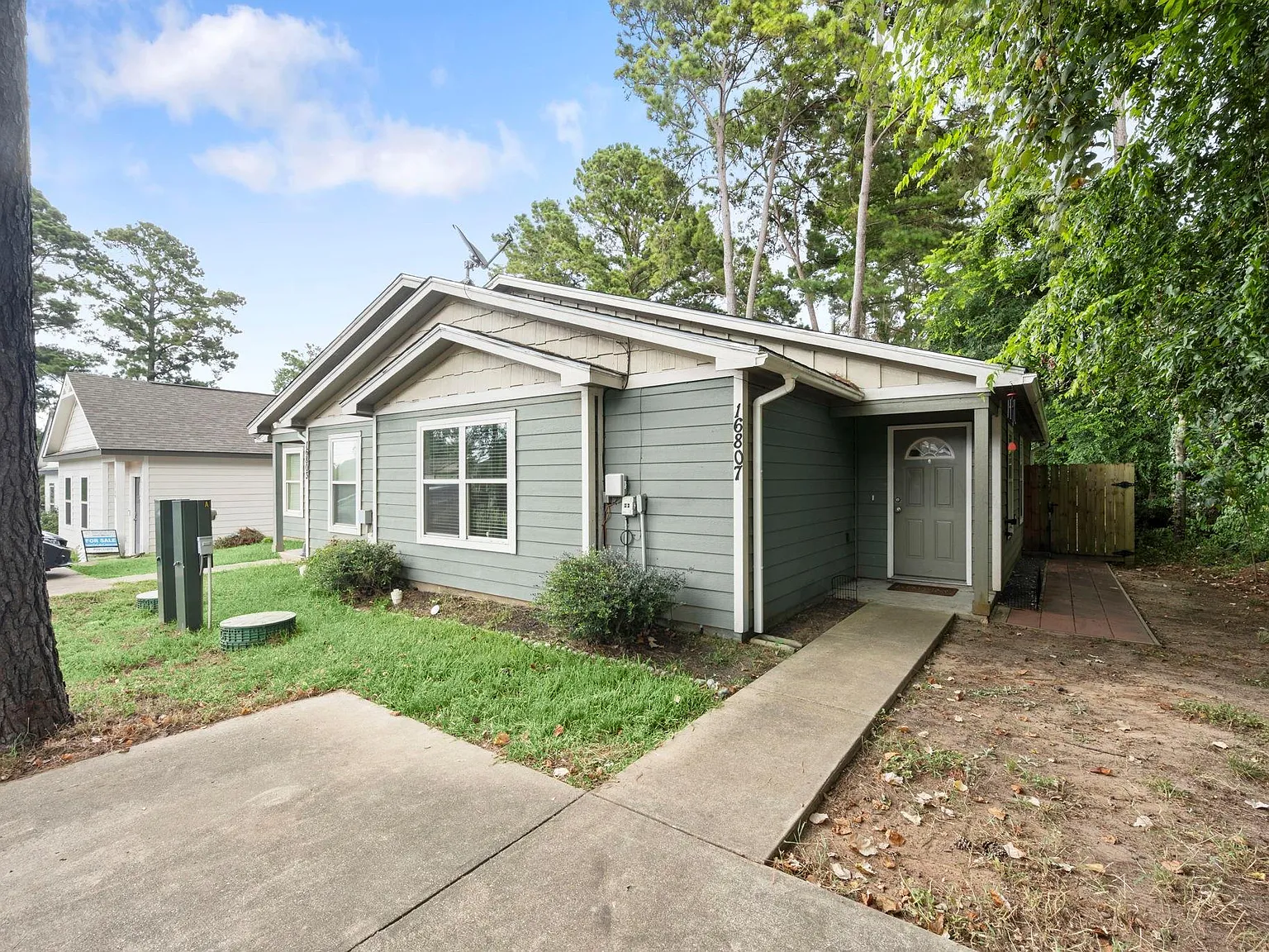 2 bed, 1.0 bath, 1011 sqft, $1,400 — Photo 3