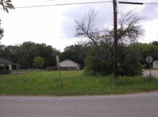 109 Marburger St, Smithville, TX 78957