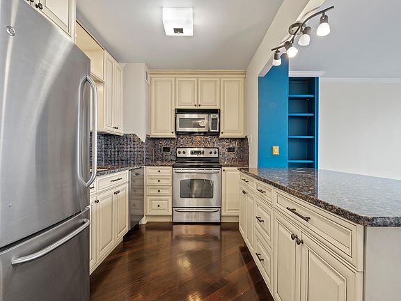 5th image of 1445 N State Pkwy APT 2403
