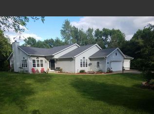 N6426 Tamarack Ridge Rd, Elkhorn, WI 53121