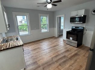 412 Elm St #1R, Woonsocket, RI 02895