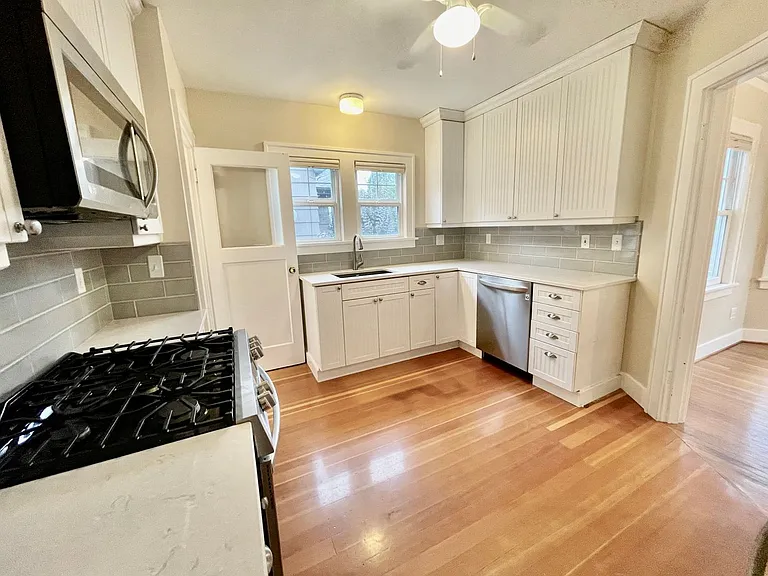 6976 NE Stanton St — Photo 3
