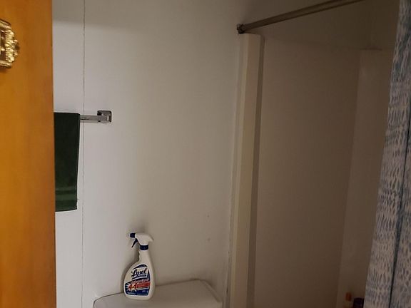 4th image of 107 Lucas Dr