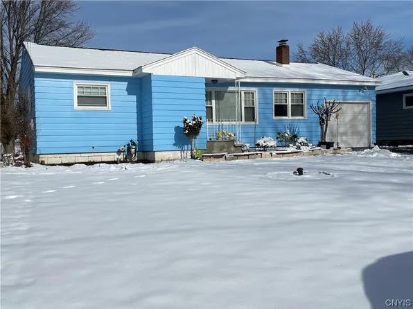 105 Traister Dr, Liverpool, NY 13088