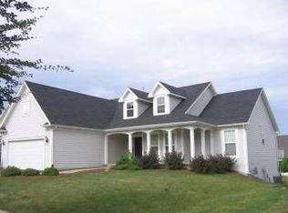 1325 Walnut Ridge Dr, Montgomery, IL 60538