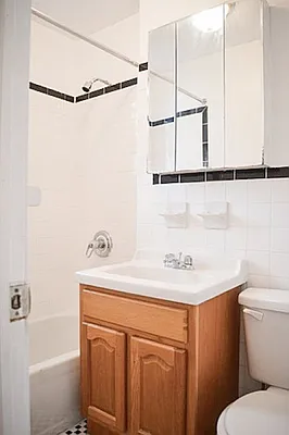 Rented by Bohemia Realty Group | media 16