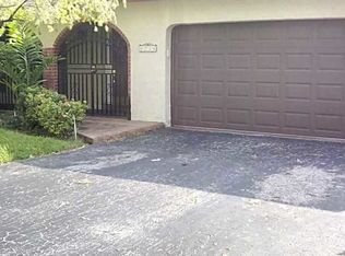 8234 Southampton Dr, Miramar, FL 33025