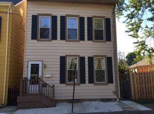 4 McKnights Ave, Bordentown, NJ 08505