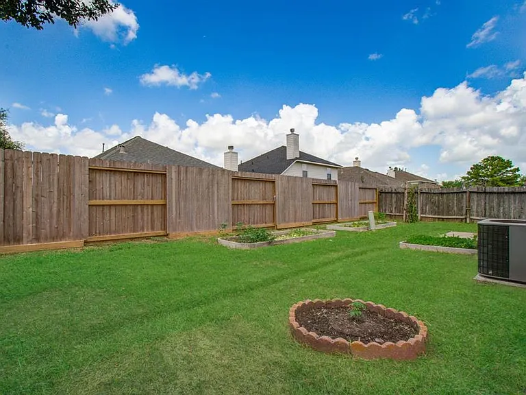 12026 Parkers Hideaway Dr — Photo 35