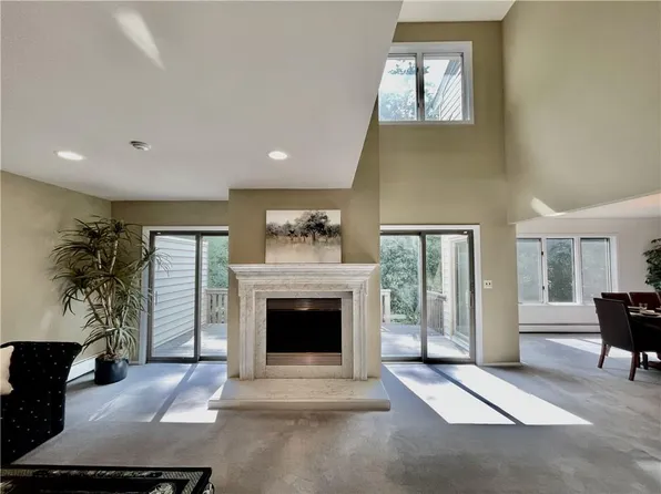 13 L Ambiance Court #13, Bardonia, NY 10954