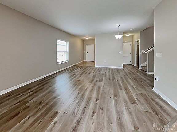 3rd image of 15408 Lost Creek Ln