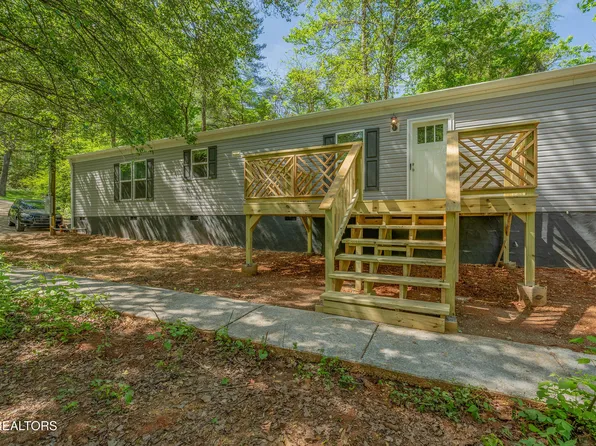 136 Sugar Rd, Oliver Springs, TN 37840