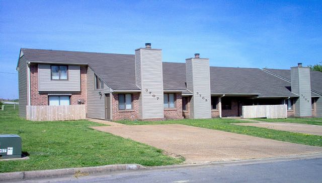 1st image of 1206 Lakewood Dr