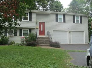 16 Blue Grass Dr, Middletown, CT 06457