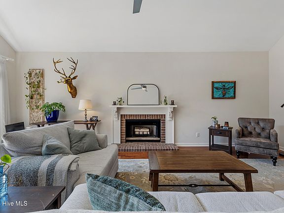 5th image of 3711 Reston Court #D