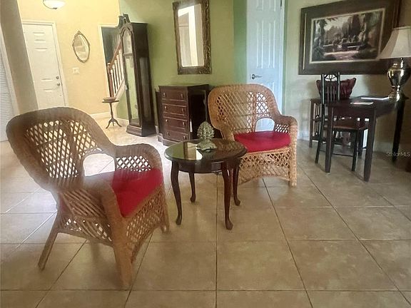 2nd image of 618 Maple Oak Cir Unit 112