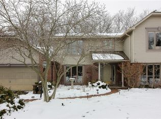 34 High Hill Dr, Pittsford, NY 14534