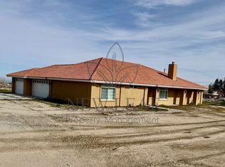 4290 Smoketree Rd, Phelan, CA 92371