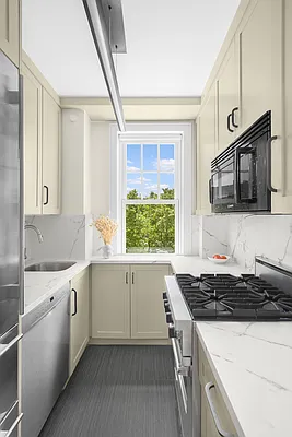 Rented by Douglas Elliman | media 15