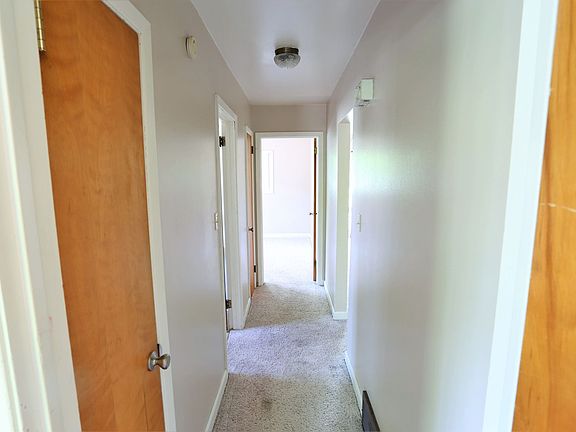 5th image of 521 Oxford St #8