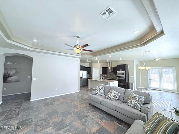 4th image of 270 Silverhill Pl