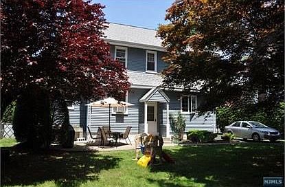 2nd image of 106 Grand St