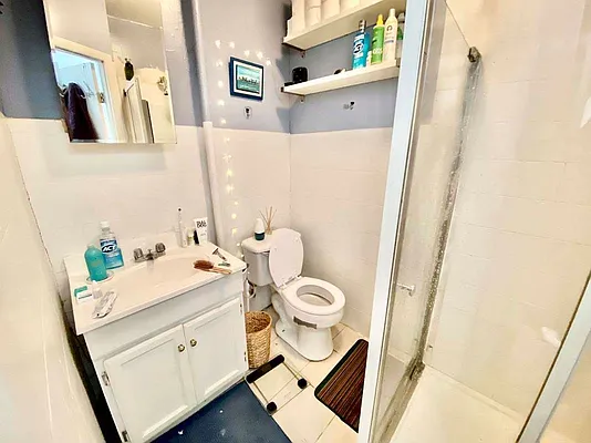 Rented by WIRE International Realty | media 2