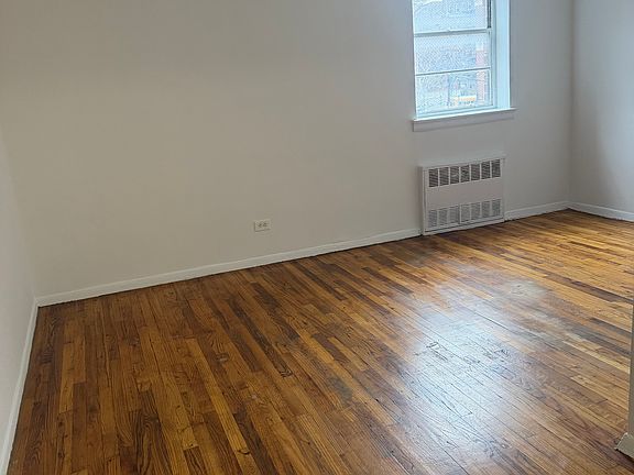 3rd image of 14227 Barclay Ave #4C