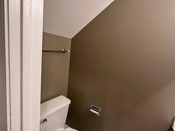 3rd image of 1474 Golfview Dr