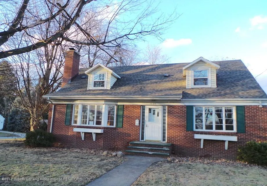 1020 W Oliver St photo 1