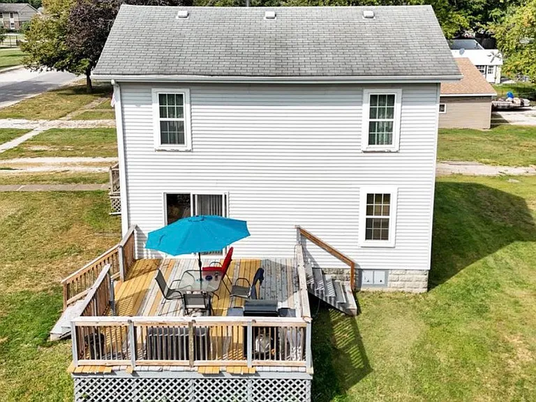 402 W Ash St — Photo 10