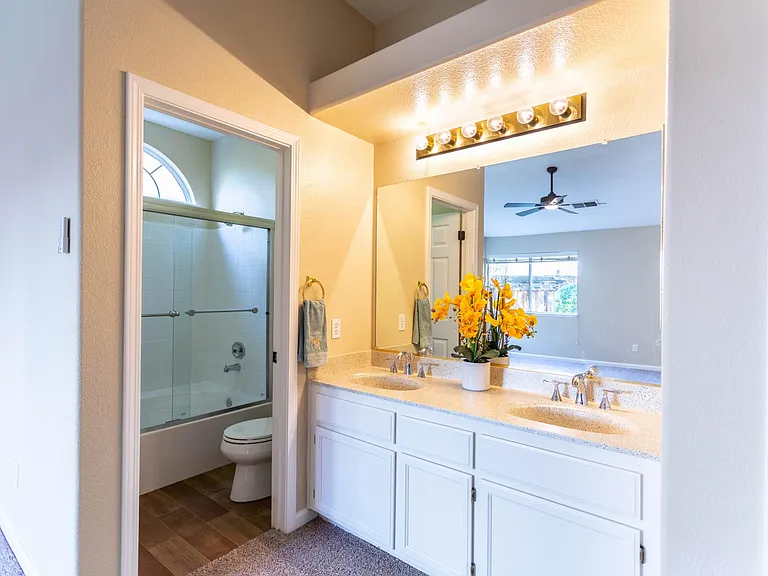 1040 Dellwood Ct — Photo 22