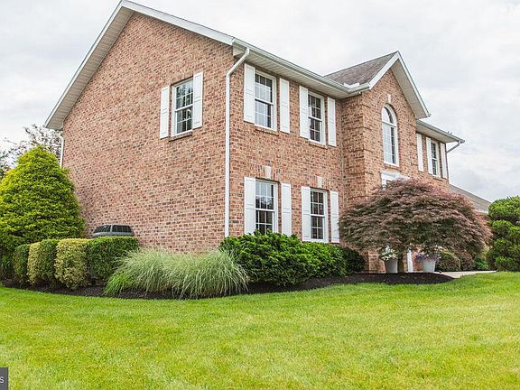 2nd image of 776 Cresson Dr