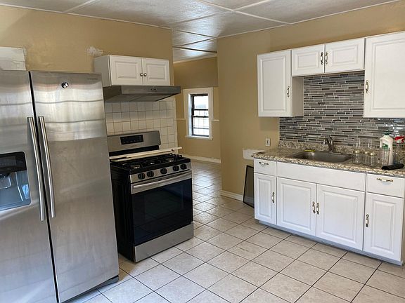 2nd image of 54 Williams Ave Floor 2