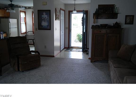 5th image of 588 Song Bird St
