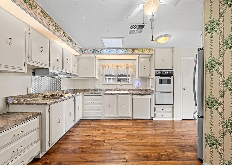 1st image of 275 S Worthington St Space 5