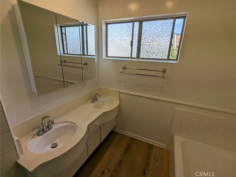 589 Fairview Ave — Photo 44