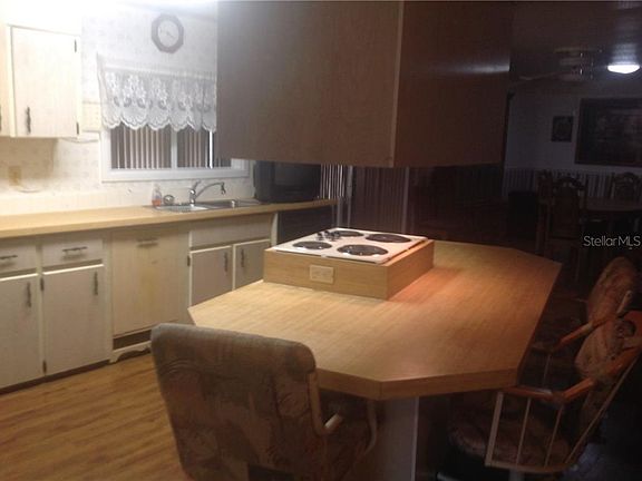 4th image of 4213 Cedarwood St