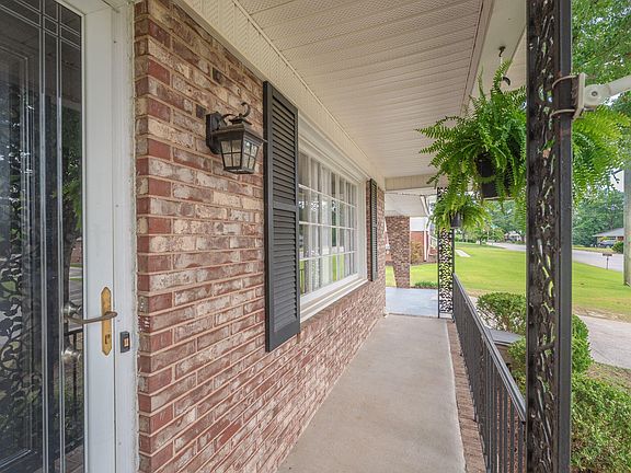 5th image of 627 Oakdale Ave