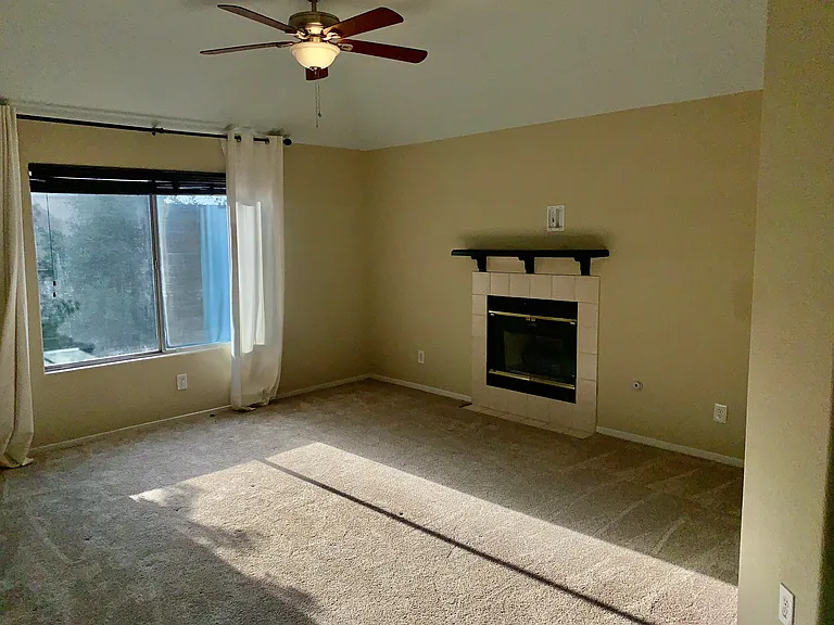 1023 E Freedom Ave — Photo 17