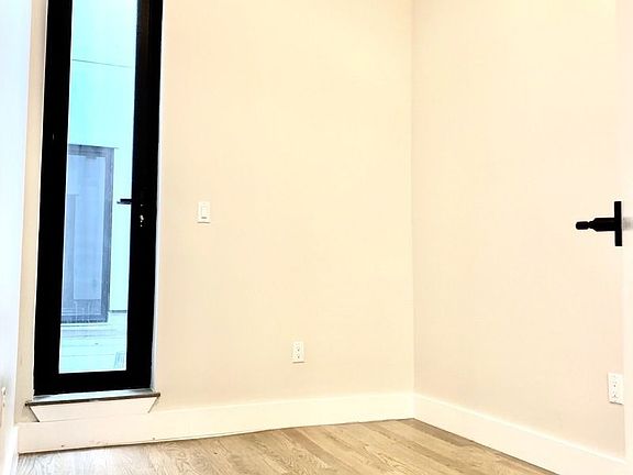 5th image of 90 Manhattan Ave #1H