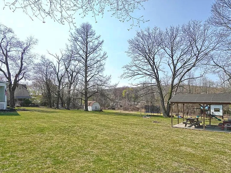 25526 Military Rd — Photo 9