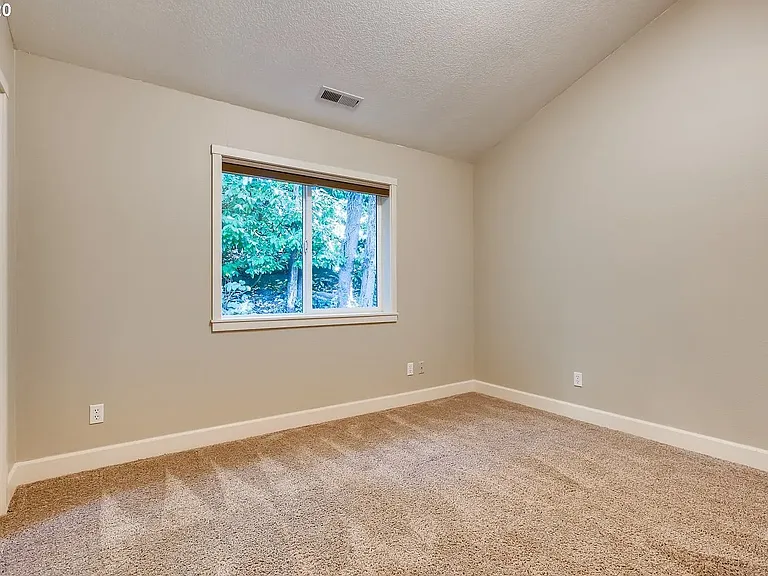 1402 Parrish St — Photo 8