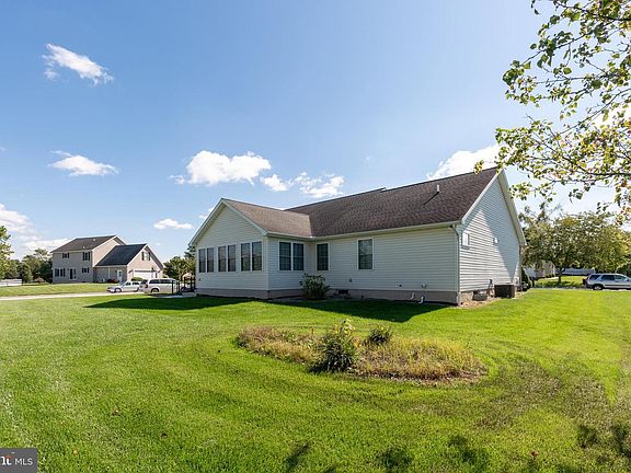 5th image of 291 Matthew Dr