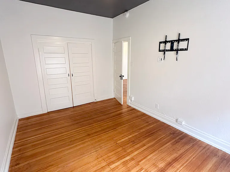 Bedroom (facing northeast)