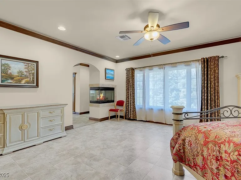 264 Crestview Dr — Photo 45