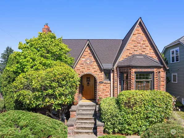 2502 41st Avenue SW, Seattle, WA 98116