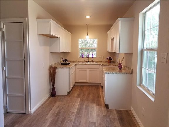 4th image of 3121 Avenue L